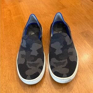 Rothy’s women Camouflage Slip-On Sneakers. Size 6